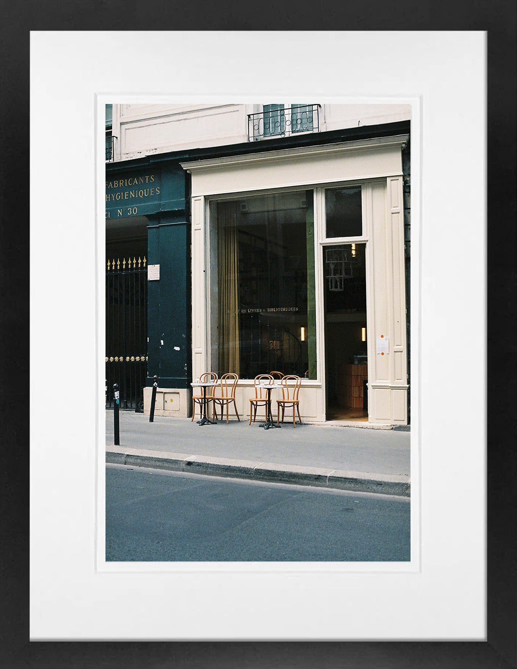 Parisian Cafe on 35mm